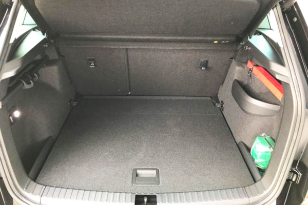 Tapis plastique antiderapant pour Skoda Karoq protection coffre